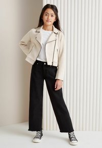 Lipsy REGULAR FIT - Jacka i konstläder - cream