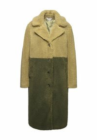 Cappotto Sherpa in due tonalità di verde oliva e beige chiaro, con colletto, bottoni frontali e finitura texture.