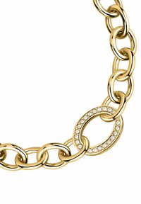 Catena in metallo color oro con grandi anelli interconnessi. Un anello presenta un accento circolare decorato con piccole pietre lungo il bordo.