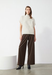 Anna Field Džemperis - mottled light grey