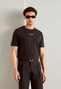 Marc O'Polo - SHORT SLEEVE LOGO PRINT AT CENTRE FRONT - T-shirt basic - black Miniatuurafbeelding 1