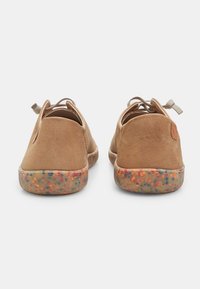 Bata WEINBRENNER BAREFOOT - Igapäevased paeltega jalatsid - beige