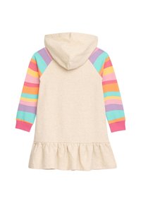 Kapturowa sukienka w kolorze kremowym z rozkloszowanym dołem. Posiada rękawy w wielokolorowe paski w odcieniach różu, turkusu, pomarańczy i fioletu. Miękka tekstura.