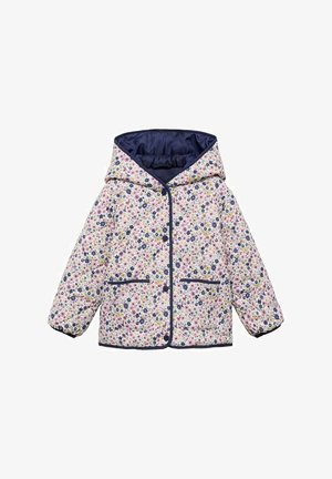 Veste d'hiver à motif floral dotée d'une capuche, de boutons pression et de deux poches avant, sur un fond blanc.