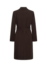 Long trench-coat marron foncé vu de dos, avec une ceinture à la taille et des détails de boutons aux poignets de manches.