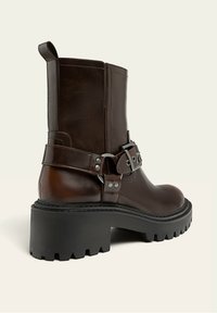 Stradivarius Botines camperos - brown