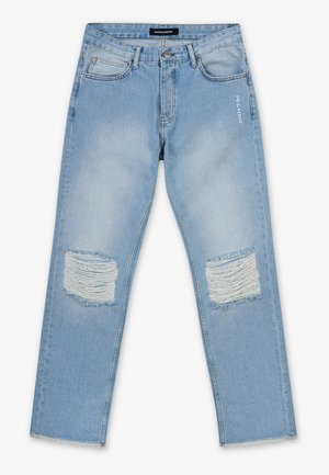 Jeans din denim de culoare albastru deschis, cu un aspect uzat, cu petice desfăcute pe ambele genunchi, un design drept și un stil standard cu cinci buzunare.