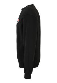 Felpa nera caratterizzata da un collo rotondo, maniche lunghe, polsini a coste e un piccolo logo con dettagli rossi, bianchi e blu sul petto.