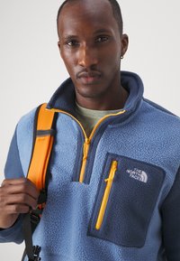The North Face M YUMIORI 1/4 ZIP - Vesta od flisa - indigo stone/shady blue