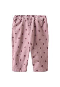 Roze pamučne kratke hlače s elastičnim pojasom i raspršenim tamnopinkim točkicama. Dizajnirane za udobnost s ležernim i opuštenim krojem.