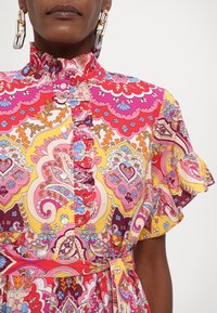 MILLE VIOLETTA DRESS - Tričkové šaty - pink