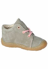 Szare skórzane botki za kostkę z teksturowaną powierzchnią, różowymi sznurówkami i mosiężnymi oczkami. Posiadają elastyczną gumową podeszwę i kontrastowe przeszycia.