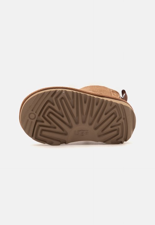 UGG Botas Ultra Mini Bailey Bow - Chestnut — photo 5