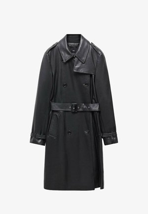 Trench-coat noir à double boutonnage en cuir, avec une taille ceinturée, un grand col et des poches latérales. Texture lisse avec des accents brillants.