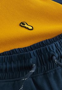 Next COLOURBLOCK SET REGULAR FIT - Dresside alumine osa - yellow  navy