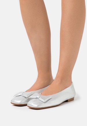WONDERS Ballerines - silver-coloured