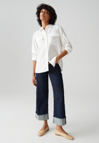 OPUS LANGARMBLUSE FLARA - Camicia - milk
