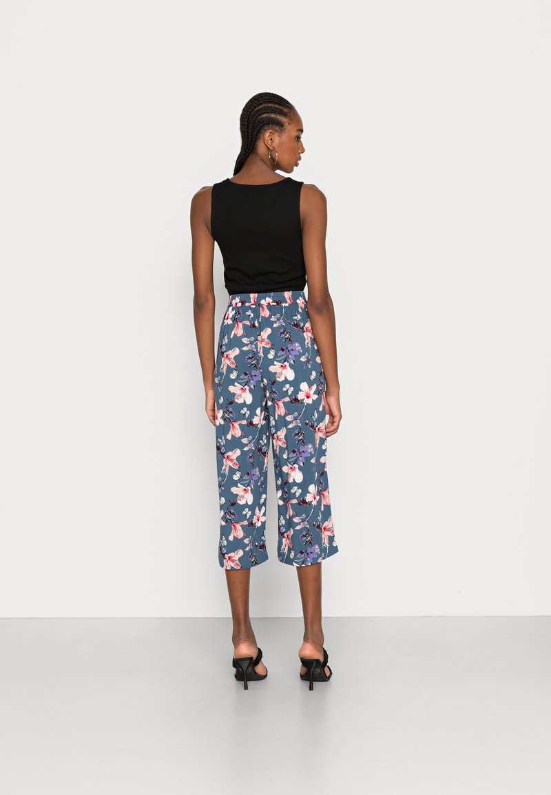 Damen Chinos | ONLY ONLNOVA LIFE CROP PALAZZO PANT Stoffhose vintage indigo/blau - GY11102 Damen Chinos | ONLY ONLNOVA LIFE CROP PALAZZO PANT Stoffhose vintage indigo/blau - GY11102