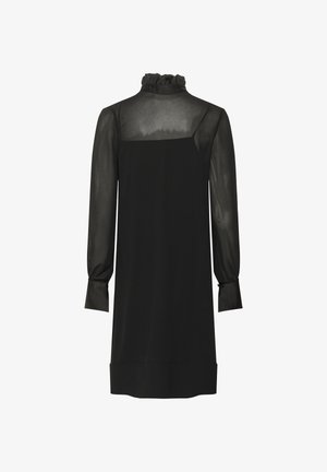 Juoda suknelė su aukštu, volaniniu apykaklės kraštu, ilgomis permatomomis rankovėmis ir tiesia siluetu; turi tvirtą krūtinę ir skaidrų nugaros dizainą.