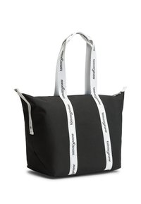 Μαύρη τσάντα tote με ορθογώνιο σχήμα, διαθέτει λευκές λουράκιες με λογότυπο και φερμουάρ κλεισίματος. Κατασκευασμένη από ανθεκτικό ύφασμα με υφή στην επιφάνεια.