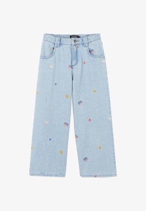 Jeans large en denim bleu clair avec des arcs-en-ciel colorés brodés, des soleils, des cerises et des oiseaux, dotés de poches avant et de passants de ceinture.