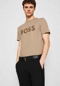 BOSS THINKING - Camiseta estampada - open brown