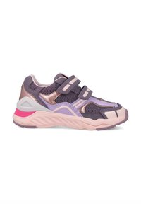 Scarpe da ginnastica viola e rosa con pannelli in rete, fasce in Velcro, design della suola curva e rifiniture lucide in tonalità metalliche.