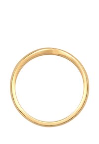 Glatt, tynd guldring med en poleret overflade, der har en rund form og en sømløs design, velegnet til at staple eller bære alene.