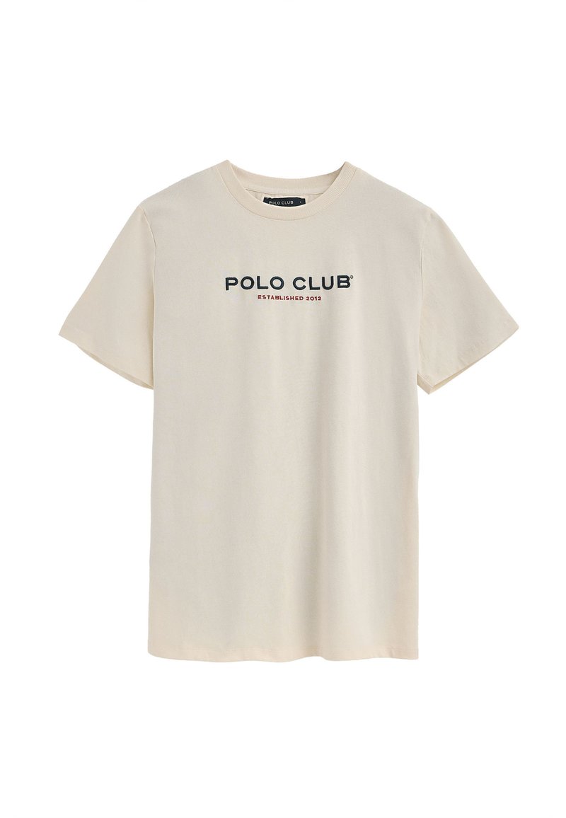 Jasno beżowa bawełniana koszulka z krótkimi rękawami, okrągłym dekoltem i nadrukiem z przodu „POLO CLUB ESTABLISHED 2012” w kolorze czarnym i czerwonym.