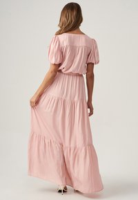 THE FATED MIL - Maxiklänning - pale pink