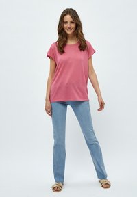 Minus MICARLINA KNIT TEE - Pamata T-krekls - pink flamingo lurex