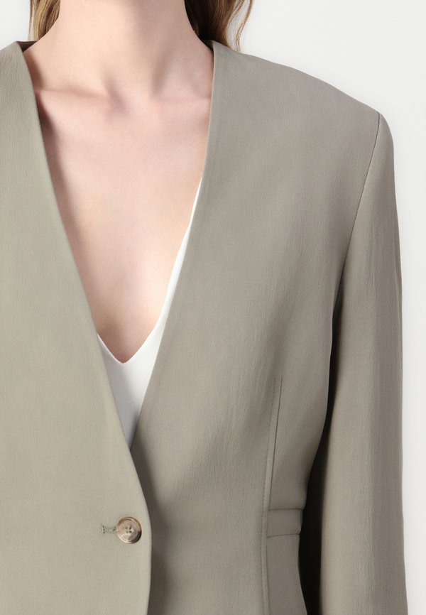 SAKITRA - Blazer - vetiver4