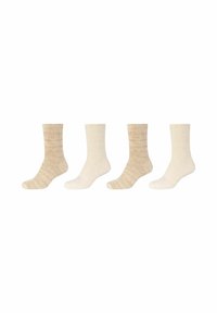 Fire par strikkede sokker i lysebeige og creme nuancer, med varierede teksturer og subtile mønstre, ribbede kanter og blød konstruktion.