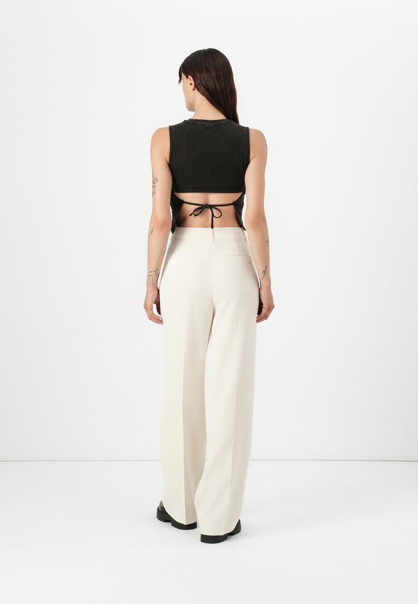 THEOLINE PERFECT PANT - Trousers3