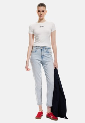 MOM FIT - Relaxed fit jeans - blue denim