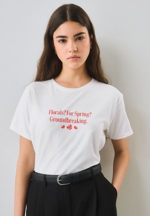 Next, REGULAR FIT - DEVIL WEARS PRADA OFFICIAL LICENCE SHORT SLEEVE T-SHIRT . - Tričko s potlačou - white