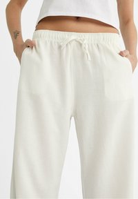 Stradivarius Broek - white
