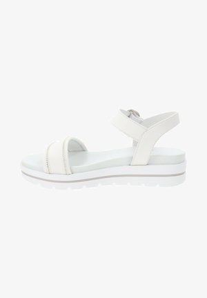 Witte sandaal met twee brede banden en een achterband. Dikke witte zool met subtiele grijze accent. Glad, synthetisch materiaal en slank ontwerp.