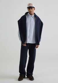 PROHIBITED CONTRAST - Sapka - off white grey green