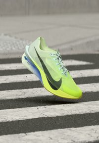 Non selezionato, barely green/black spruce/volt tint/sapphire/volt ice/saffron quartz