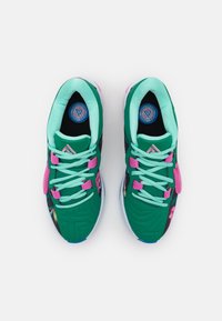 Nike Performance ZOOM FREAK - Scarpe da basket - light photo blue/black/playful pink