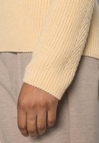 Marc O'Polo Svetr - beige