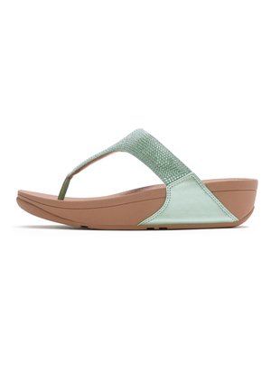 Mintgroene sleehak teenslipper met een getextureerd bandje, gevoerde beige zool en een lichte plateau, getoond in zijaanzicht tegen een witte achtergrond.