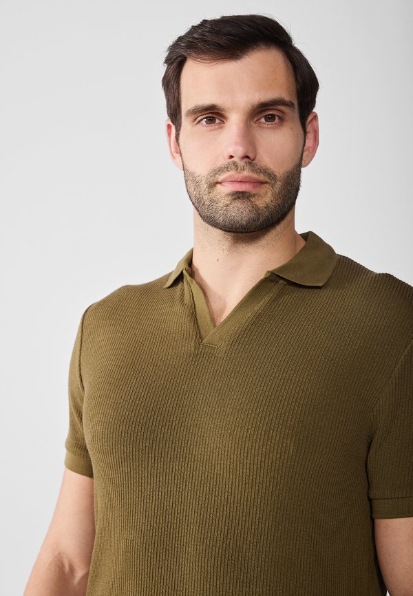 Polo shirt - dark olive2