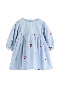 Helles blaues Baumwollkleid mit langen Ärmeln, rundem Ausschnitt, gerafftem Rock und roter Blumenstickerei. Verfügt über dekorative Stiche auf dem Oberteil.