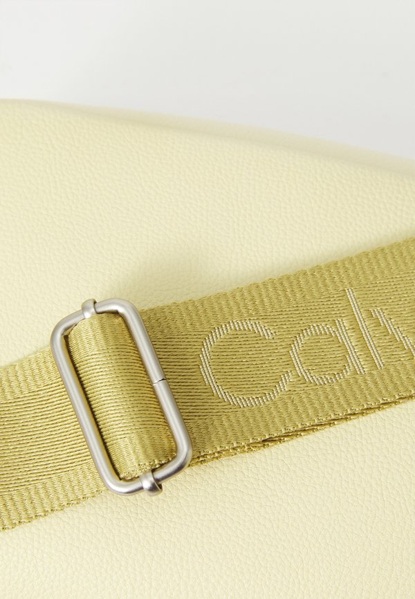 Cross body bag - parsnip3