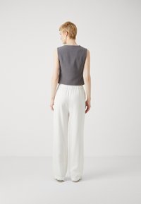 Even&Odd Tall LINEN BLEND - Püksid - off-white