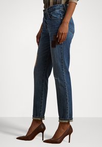 Lauren Ralph Lauren Petite PATCHWORK BOYFRIEND ANKLE JEAN - Džinsi ar taisnām starām - harvest wash