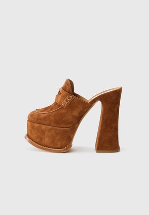 High heeled sandals - ruggine