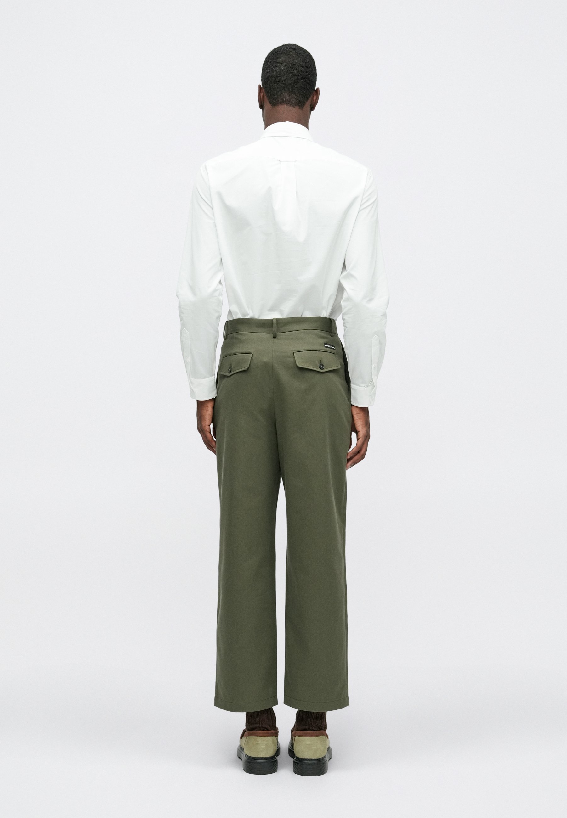 Maison Kitsuné RELAXED PLEATED PANTS - Trousers - dark khaki/dark
